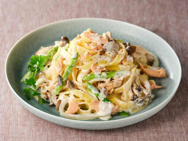 鮭とアスパラのクリームパスタ